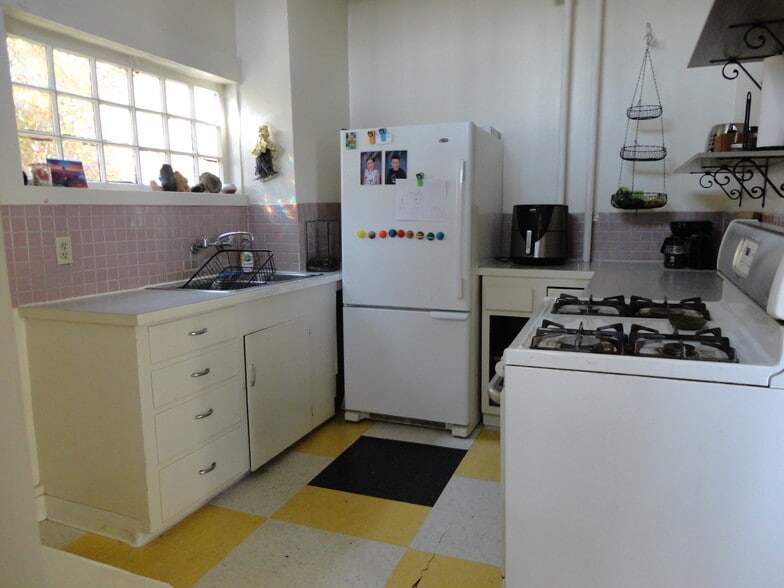 More Photos Of 1310 SW College St, Portland Apartments For Sale