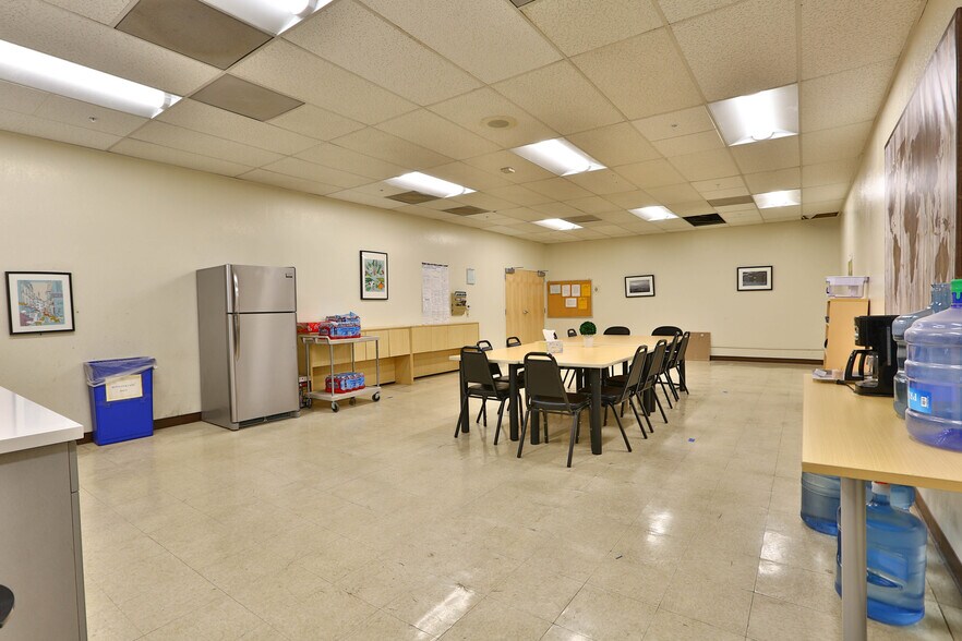 More Photos Of 118-122 Charcot Ave, San Jose Flex For Lease