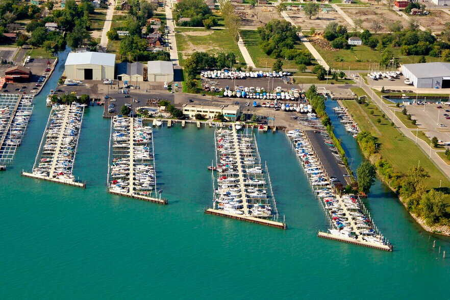 Primary Photo Of 100 Meadowbrook St, Detroit Marina For Sale