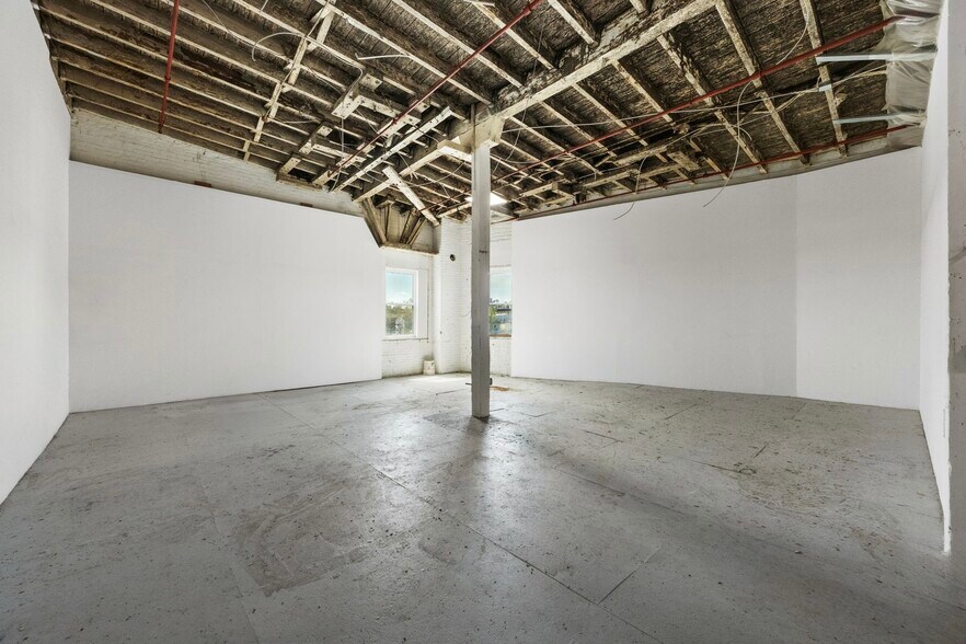 More Photos Of 451 Communipaw Ave, Jersey City Warehouse For Sale