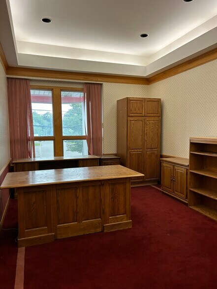 More Photos Of 320 N Courtland St, East Stroudsburg Freestanding For Lease