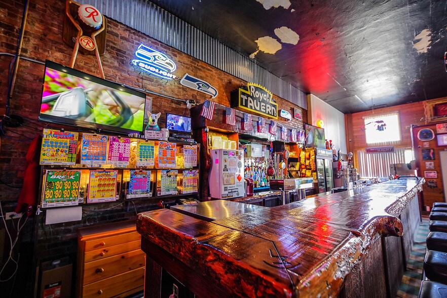 More Photos Of 112 N Pennsylvania Ave, Cle Elum General Retail For Sale