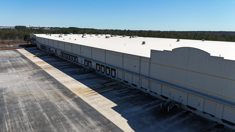 More Photos Of 237 Greenwood Industrial Ct, McDonough Distribution For Lease