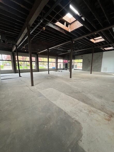 More Photos Of 1120 NW 21st Ave, Portland Storefront Retail Office For Lease