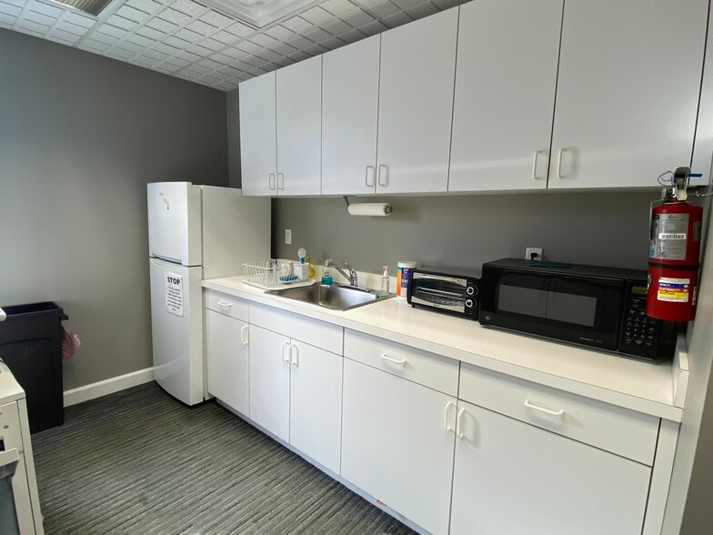 More Photos Of 415 S West St, Royal Oak Loft Creative Space For Lease