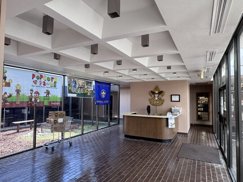 More Photos Of 1951 S Orange Blossom Trl, Apopka Office For Sale