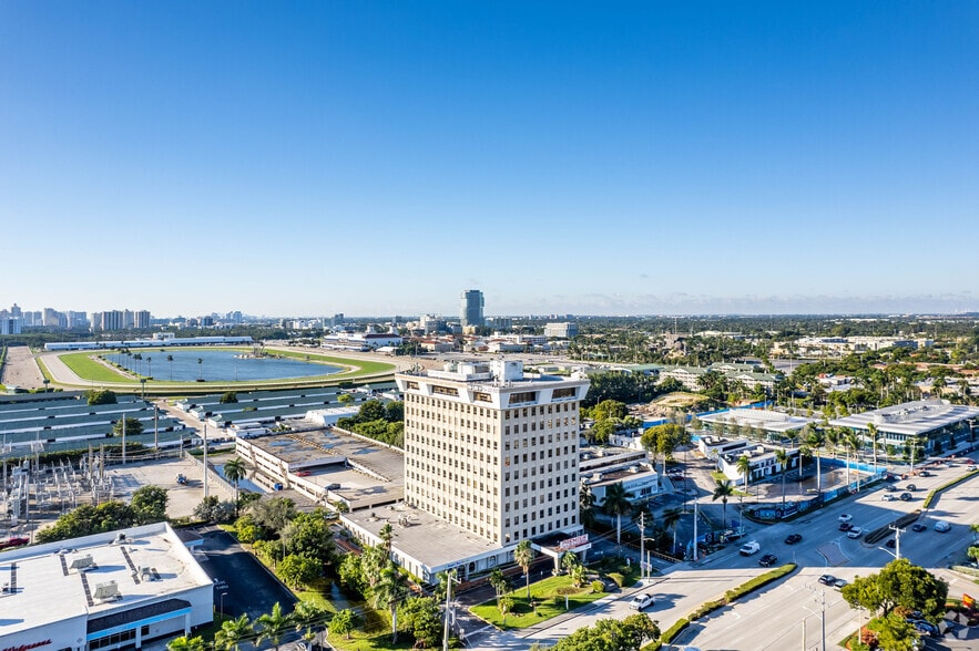 More Photos Of 1250 E Hallandale Beach Blvd, Hallandale Beach Office For Lease