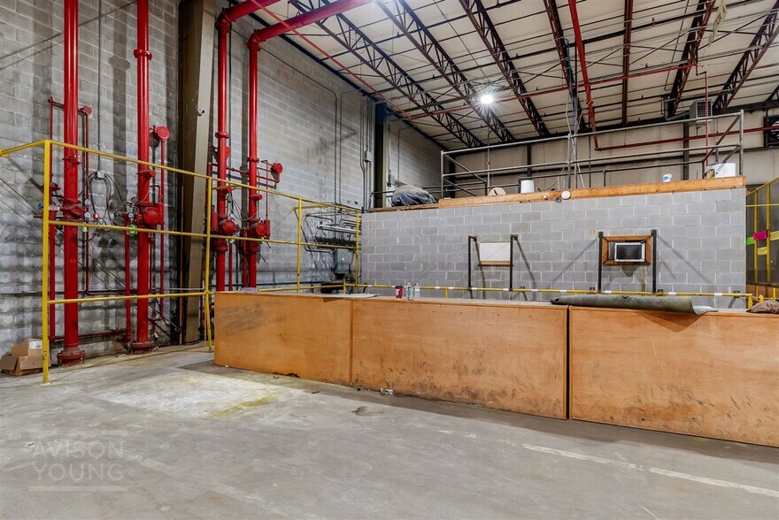 More Photos Of 300 S Main St, Mauldin Warehouse For Sale