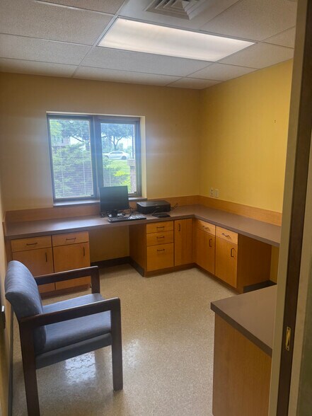More Photos Of 410 W State St, Mertztown Medical For Sale
