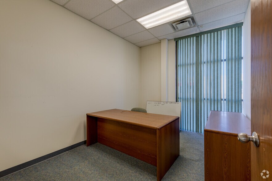 More Photos Of 1801 SW 11th St, Lawton Office For Sale