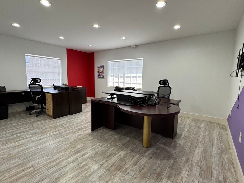 More Photos Of 1040 S Federal Hwy, Hollywood Office For Sale