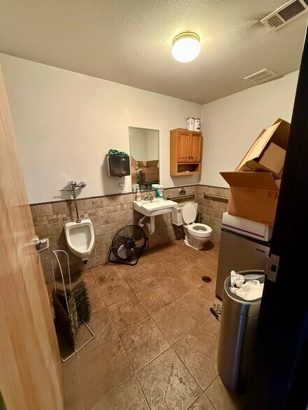 More Photos Of 5745 Independence St, Arvada Auto Repair For Sale