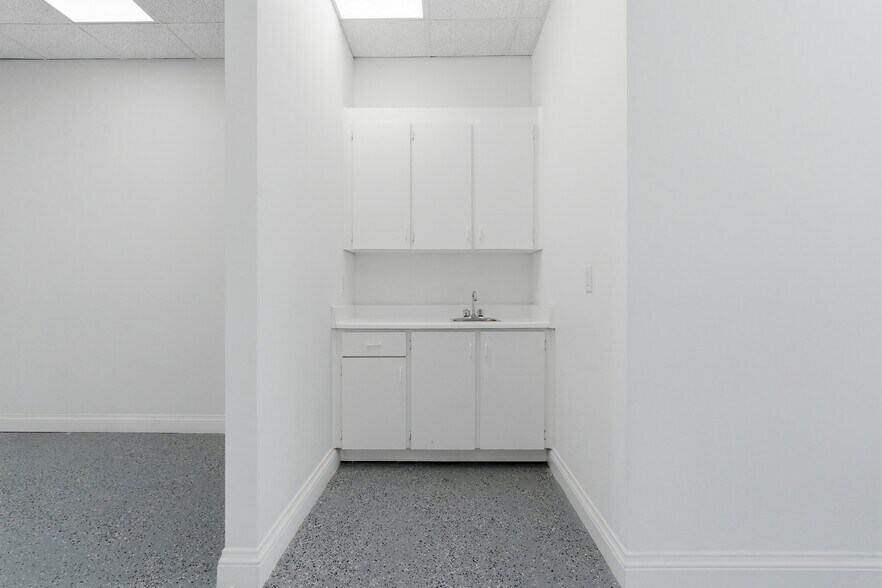 More Photos Of 397 Humberline Dr, Toronto Warehouse For Sale