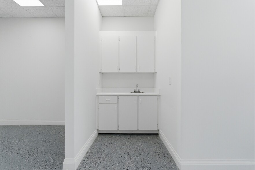 More Photos Of 397 Humberline Dr, Toronto Warehouse For Sale