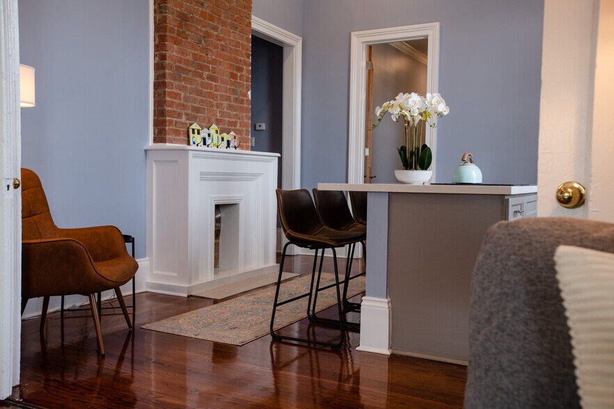 More Photos Of 1104 Music St, New Orleans Hotel For Sale