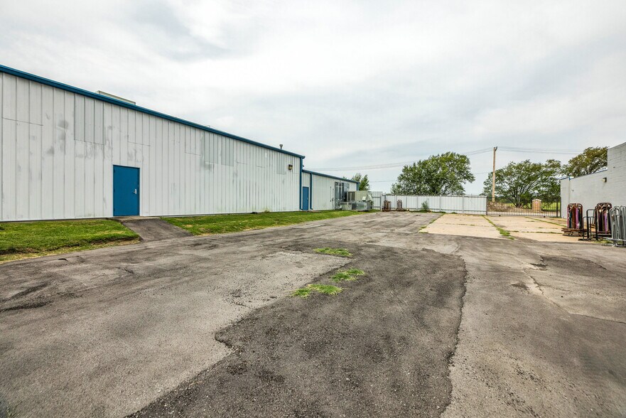 More Photos Of 1113 N Utica Ave, Tulsa Industrial For Sale