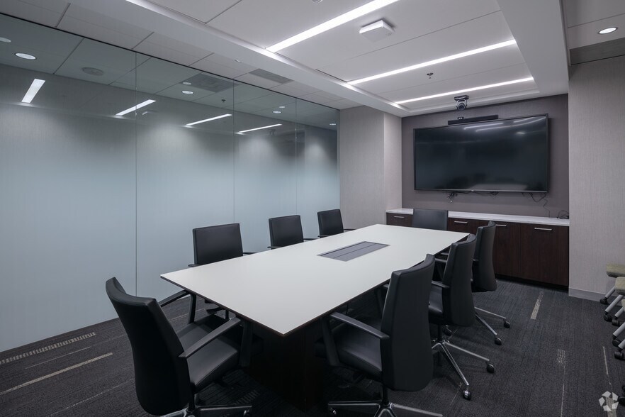 More Photos Of 3060 Peachtree Rd NW, Atlanta Office For Lease