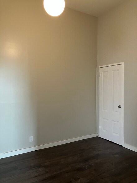 More Photos Of 4538 Martin Luther King Jr Way, Oakland Flex For Lease