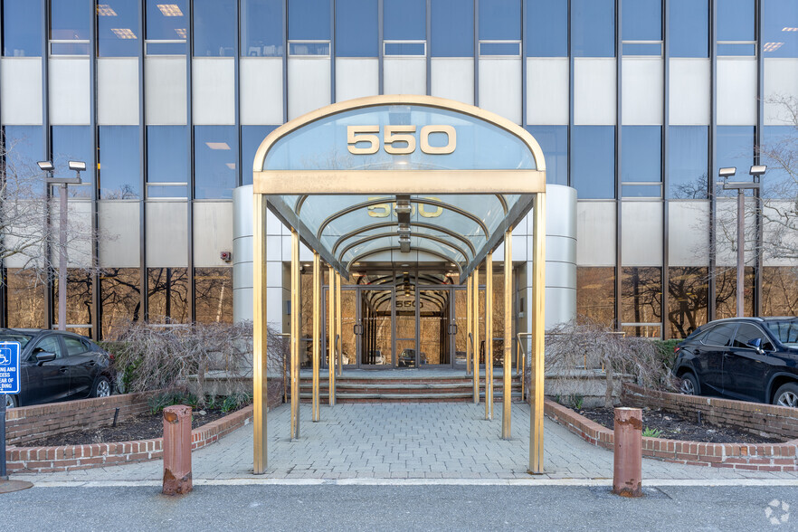 More Photos Of 550 Mamaroneck Ave, Harrison Unknown For Lease