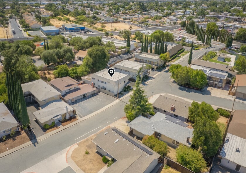 More Photos Of 22 S Lake Dr, Antioch Apartments For Sale