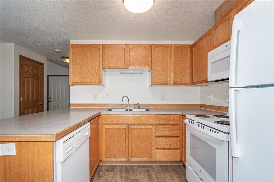 More Photos Of 4038-4048 SE Powell Valley Rd, Gresham Specialty For Sale