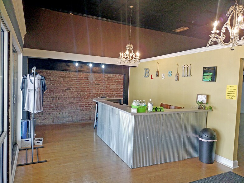 More Photos Of 126 E Main St, West Frankfort Restaurant For Sale