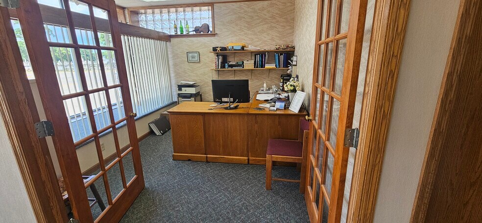 More Photos Of 3113 Kinzie Ave, Racine Storefront For Sale