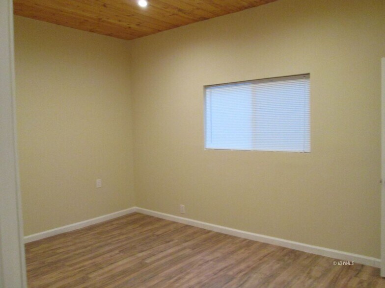 More Photos Of 52810 Pine Cove Rd, Idyllwild-Pine Cove Manufactured Housing Mobile Home Park For Sale