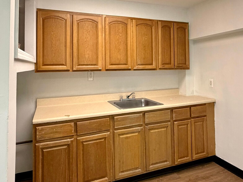 More Photos Of 18-17 42nd St, Astoria Light Distribution For Lease