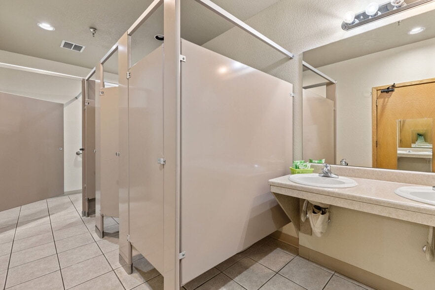 More Photos Of 6630 Gunpark Dr, Boulder Medical For Sale
