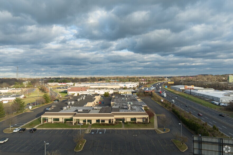 More Photos Of 95 James Way, Southampton Light Manufacturing For Sale