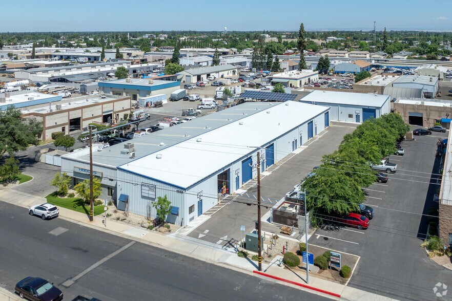 More Photos Of 1255 Hoblitt Ave, Clovis Warehouse For Lease
