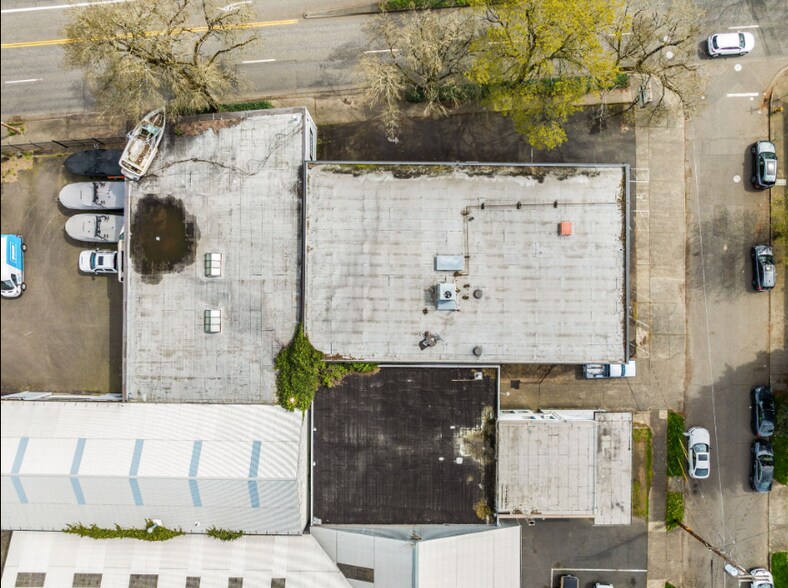 More Photos Of 6767 SW Macadam Ave, Portland Service For Lease