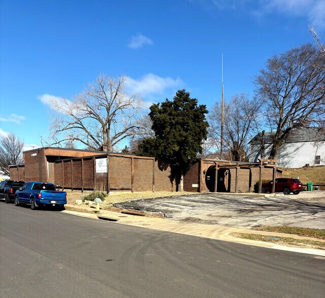 More Photos Of 6 Westbury Dr, Saint Charles Office For Lease