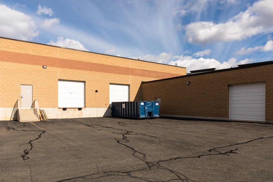 More Photos Of 69 Parker St, Newburyport Research And Development For Lease