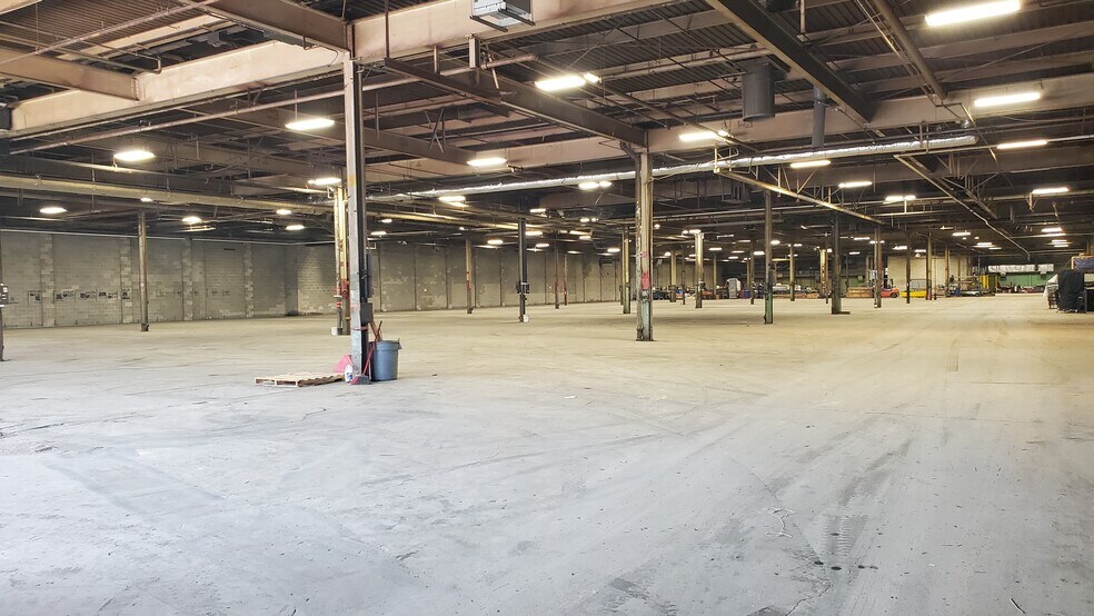 More Photos Of 600-740 Marion Rd, Columbus Warehouse For Lease