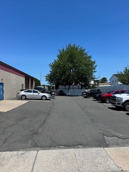 More Photos Of 3199 Lawson Blvd, Oceanside Light Distribution For Lease