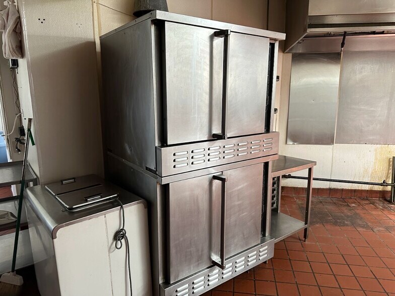More Photos Of 220 Rand Rd, Lakemoor Restaurant For Lease