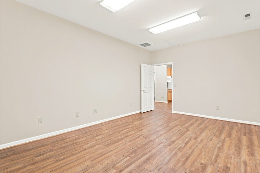 More Photos Of 1569 Jefferson Hwy, Fishersville Office For Lease