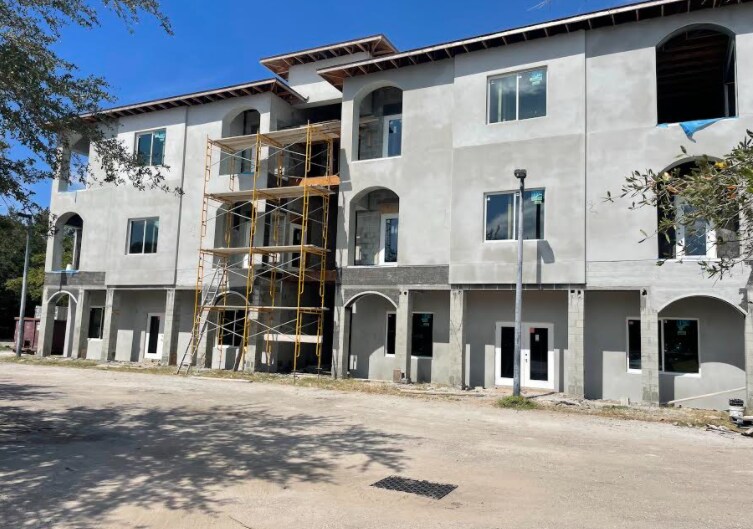 More Photos Of 2641 Fruitville Rd, Sarasota Medical For Sale