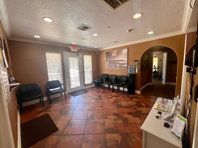 More Photos Of 766 Deltona Blvd, Deltona Flex For Sale