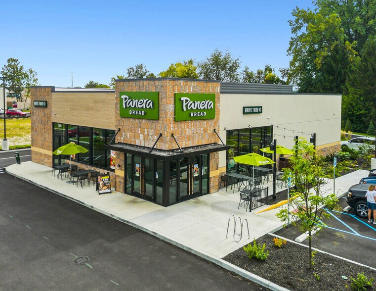 More Photos Of 8616 US 31, Southport General Retail For Sale