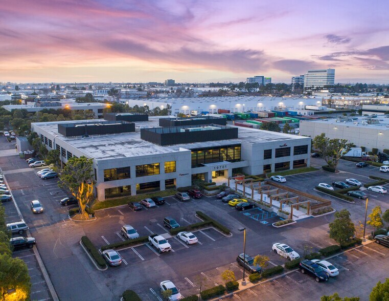 More Photos Of 19701 Hamilton Ave, Torrance Office For Sale