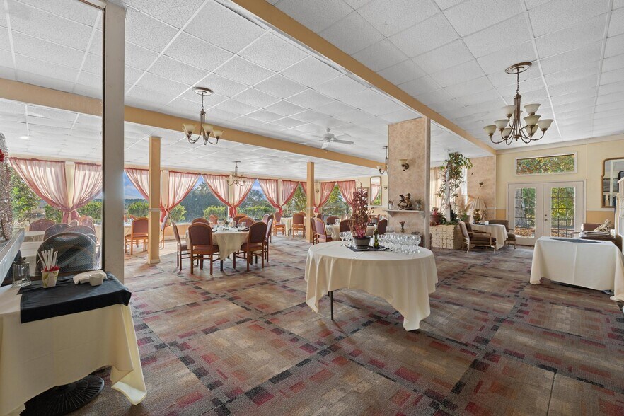 More Photos Of 607 Butts Mill Rd, Pine Mountain General Retail For Sale