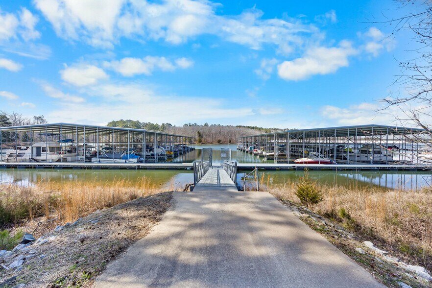 More Photos Of 1155 Marina Rd, Elberton Marina For Sale