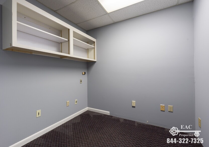 More Photos Of 22 Commerce Rd, Newtown Light Manufacturing For Lease