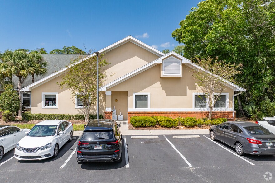 More Photos Of 10909 W Linebaugh Ave, Tampa Medical For Lease
