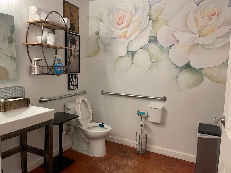 More Photos Of 412 Cleveland St, Clearwater Restaurant For Lease