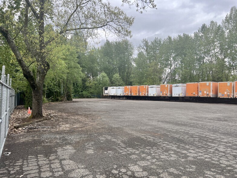 More Photos Of 9620 NE Colfax St, Portland Truck Terminal For Sale