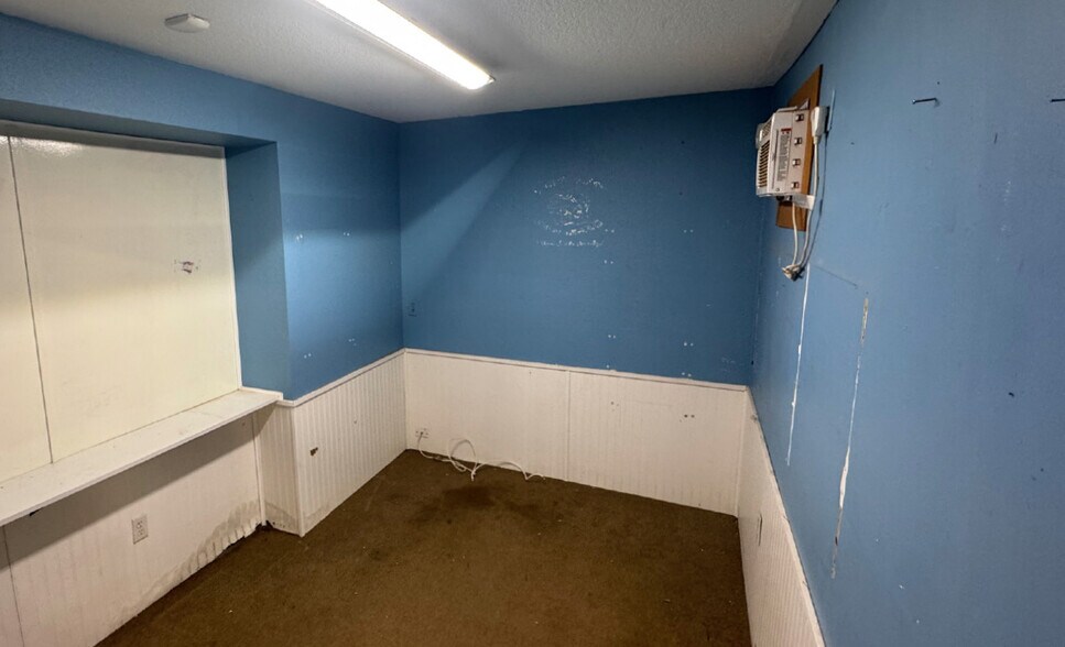 More Photos Of 1726-1738 SW Biltmore St, Port Saint Lucie Light Manufacturing For Lease